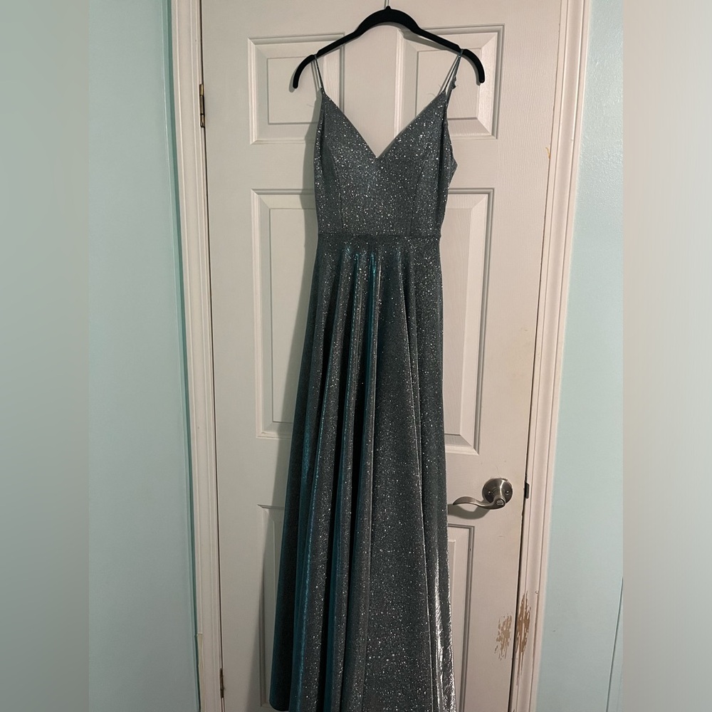 NWOT Windsor Prom Dress Only Worn Once